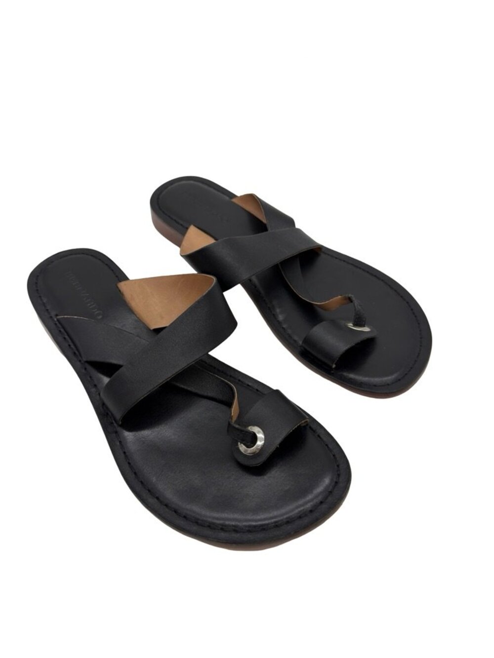 Bernardo Black Leather Toe Ring Flat Sandals Silver Grommet Size 11
